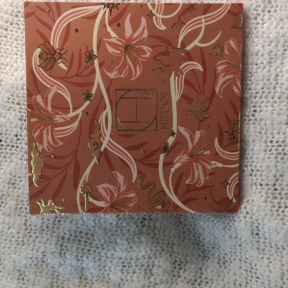 HIPDOT Pressed Pigment/Glitter Palette in Witchy Warms, 22g/0.78oz - Picture 6 of 11